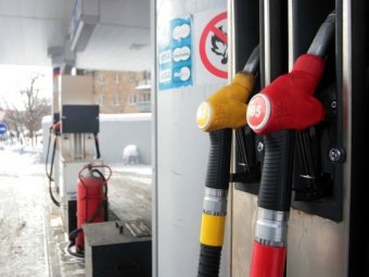 Нафтовики вирішили отримати ще більше за стримування цін на бензин