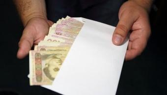 В Украине стало меньше зарплат в конвертах