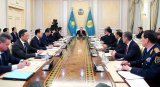 Монополисты обогатились на миллиарды: Назарбаев поручил снизить тарифы на свет, Казахстан