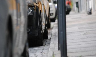 В Україні заборонили паркуватися на тротуарах