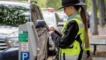 У Києві почали набирати інспекторів з паркування