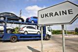 В українців вилучають машини з литовськими номерами