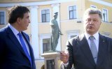 Друзям все, ворогам закон: як Порошенко повертає Україну до вибіркового правосуддя