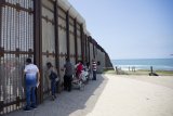 Трамп настаивает на строительстве стены на границе с Мексикой