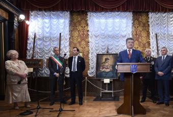 Украинцы смогут бесплатно посещать музеи Вероны - Президент и мэр Вероны на открытии выставки &laquo;Спасенные сокровища Италии&raquo; в Киеве