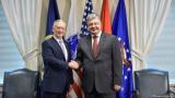 Глава Пентагона заверил президента Украины в поддержке США