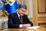 Порошенко підписав закон про гарантії у працевлаштуванні одного з батьків дитини до 6 років