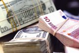 Вперше за три роки українці купили більше валюти, ніж продали