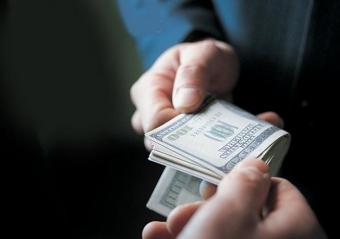 В Одеській області двох суддів спіймали на хабарі