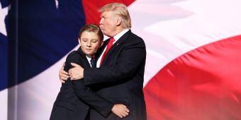 Сценаристку NBC отстранили от работы из-за твита о сыне Трампа