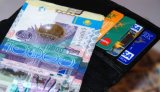 У казахстанців зросла середньомісячна заробітна плата