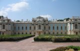 ДУСя збирається завісити Маріїнський палац шторами за 8 млн грн