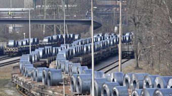 Белый дом: исключений по повышению пошлин на импорт в США стали и алюминия не будет