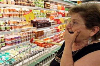 Из-за падения курса гривны в Украине стремительно начали расти цены на продукты
