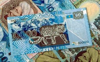 У Нацбанку Казахстана пояснили різке ослаблення тенге