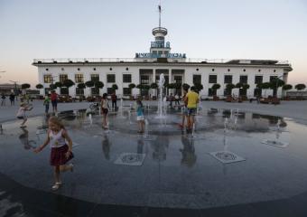 Тестю Насирова докинули еще 40 миллионов на Почтовую площадь