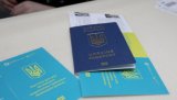 Паспортный ажиотаж: Миграционная служба заявляет о сокращении очередей