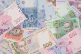 Гривня на міжбанку зміцнюється до долара та євро