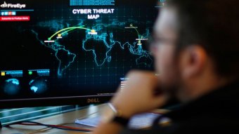 Apple та Google відмовились боротися з кібератаками