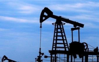 Нефть дорожает из-за снижения запасов в США