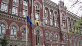 Нацбанк продолжает скупать валюту