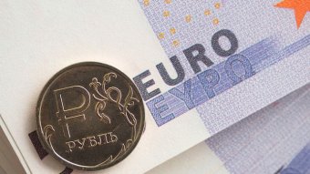 Рубль подешевел до новых минимумов