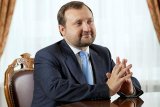 Колишній глава Нацбанку передрікає курс 35 гривень за долар