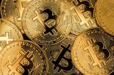 Bitcoin за сутки снова подешевел до $7,9 тыс