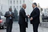 Украина готова к плодотворному сотрудничеству с новой администрацией США, - Порошенко