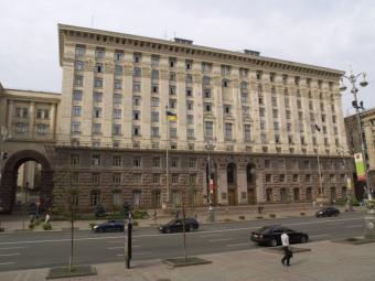 Київрада зобов&rsquo;язала продавців у магазинах і кафе говорити тільки українською