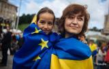 Уперед за паспортами. Безвіз на низькому старті. Сюжет