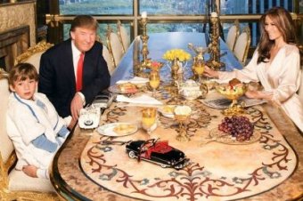 Трамп разыгрывает в лотерею ужин в честь годовщины инаугурации