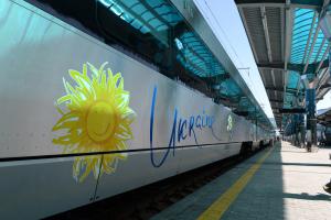 За год украинцы стали в 1,6 раза чаще покупать железнодорожные билеты через интернет