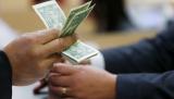 Українці з початку року продали валюти на $ 1 мільярд більше, ніж купили