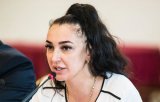 &laquo;Провоцируемая взяткой&raquo; чиновница ГМС записала элитное авто на 72-летнюю бабушку