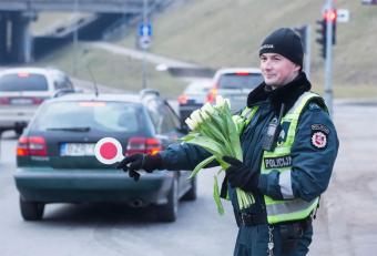 Полицейские на дорогах получат права судей
