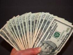 Nobel laureates urge the U.S. government to raise public wages
