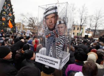 У Петербурзі закликали активніше працювати з молоддю після мітингу 26 березня