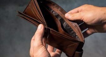 Казахстанцы задолжали свыше 15 миллионов долларов по кредитам