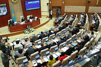 Мажиліс проголосував за заборону самовисування в кандидати на пост президента