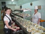 Кабмін скасував безкоштовне харчування для школярів 1-4 класів не з малозабезпечених сімей.