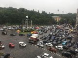 Автомобилисты перекрыли движение в центре Киева, требуют отставки главы ГФС Мирослава Продана, главы МВД Арсена Авакова и  Владимира Гройсмана