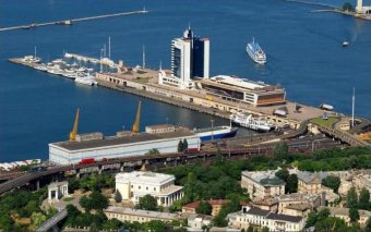 &laquo;Почтальоны&raquo; Гройсмана завели на Одесский порт &laquo;прокладку&raquo;, которая вдвое уменьшает доход государства