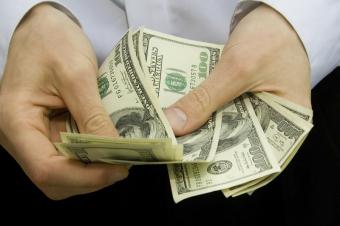 Сколько украинцы, европейцы и американцы зарабатывают за час