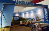Плуг замість літака. Мережа про Україну на Експо