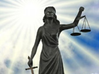 Українських адвокатів почнуть карати за затягування судів