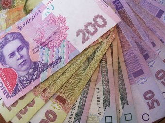 В Украине снизилась средняя зарплата