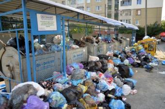 Львов начали очищать от мусора