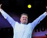Зарплата Порошенка зросла за півроку утричі