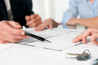 В правительстве России предложили проверять сделки с недвижимостью на отмывание денег